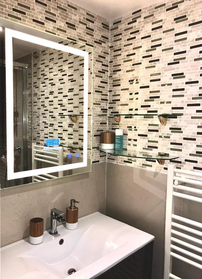 Champs Elysees Apartment 1 Paris France